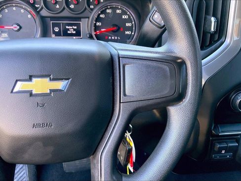 Used 2020 Chevrolet Silverado 1500 Custom w/ Custom Convenience Package image 19