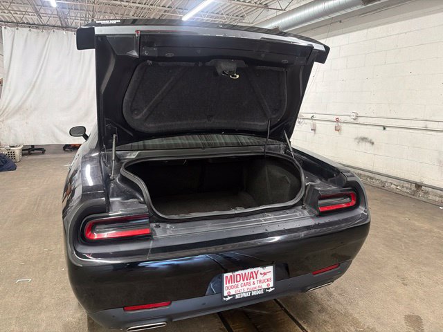 Used 2021 Dodge Challenger SXT w/ Driver Convenience Group RWD image 7
