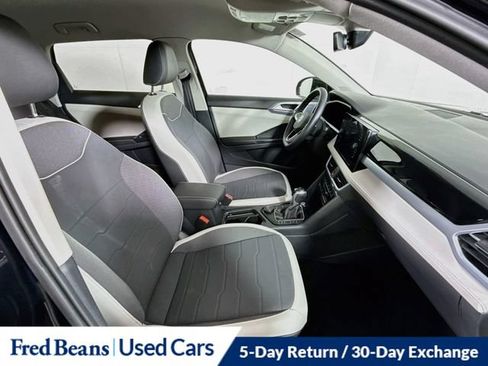 Used 2025 Volkswagen Taos SE AWD/4WD image 33