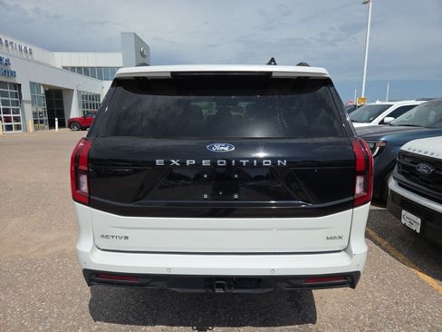 Used 2025 Ford Expedition Max Active AWD/4WD image 9