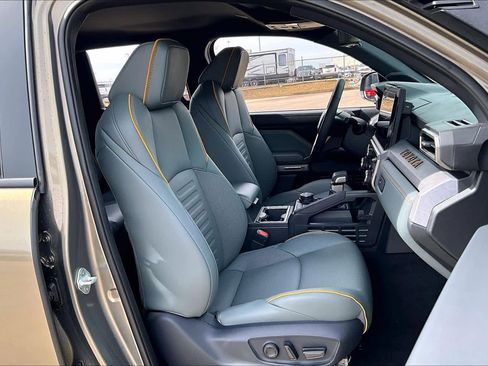 Used 2024 Toyota Tacoma 4x4 Double Cab Hybrid image 9