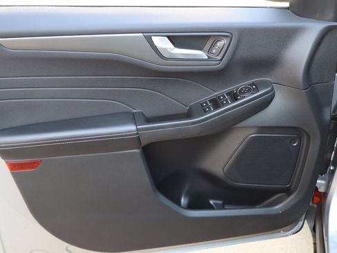 Used 2023 Ford Escape SE FWD image 19