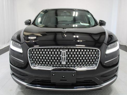 Used 2022 Lincoln Nautilus Reserve AWD/4WD image 3