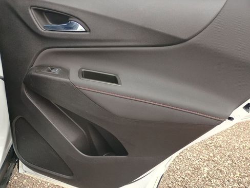 Used 2022 Chevrolet Equinox RS w/ Infotainment Package image 20