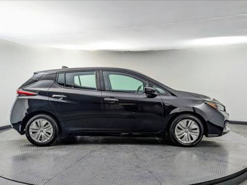 Used 2023 Nissan Leaf S image 8