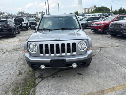 Used 2016 Jeep Patriot High Altitude AWD/4WD image 2