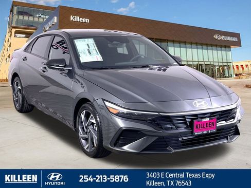 Used 2025 Hyundai Elantra Sport FWD image 11