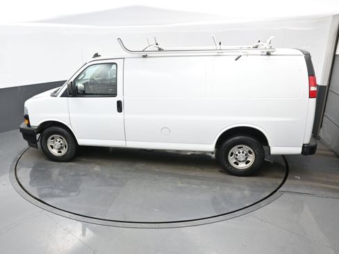 Used 2019 Chevrolet Express 3500 w/ Driver Convenience Package image 27