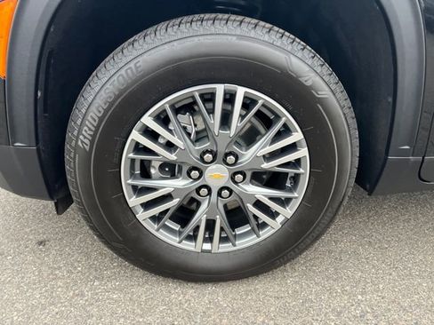 New 2025 Chevrolet Traverse LT w/ Driver Confidence Package image 19