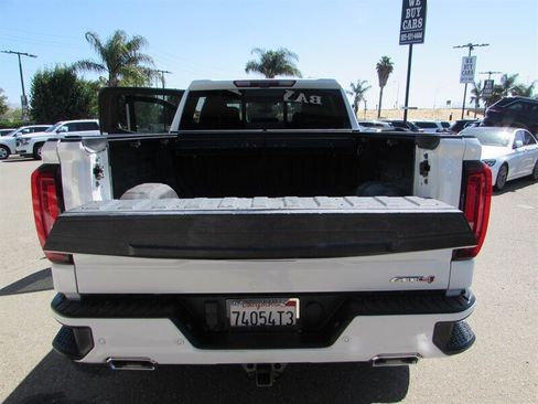 Used 2023 GMC Sierra 1500 AT4 w/ Technology Package AWD/4WD image 38