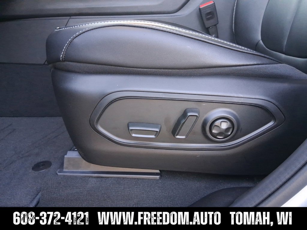 Used 2025 Jeep Grand Cherokee L Limited w/ Trailer Tow Package AWD/4WD image 16