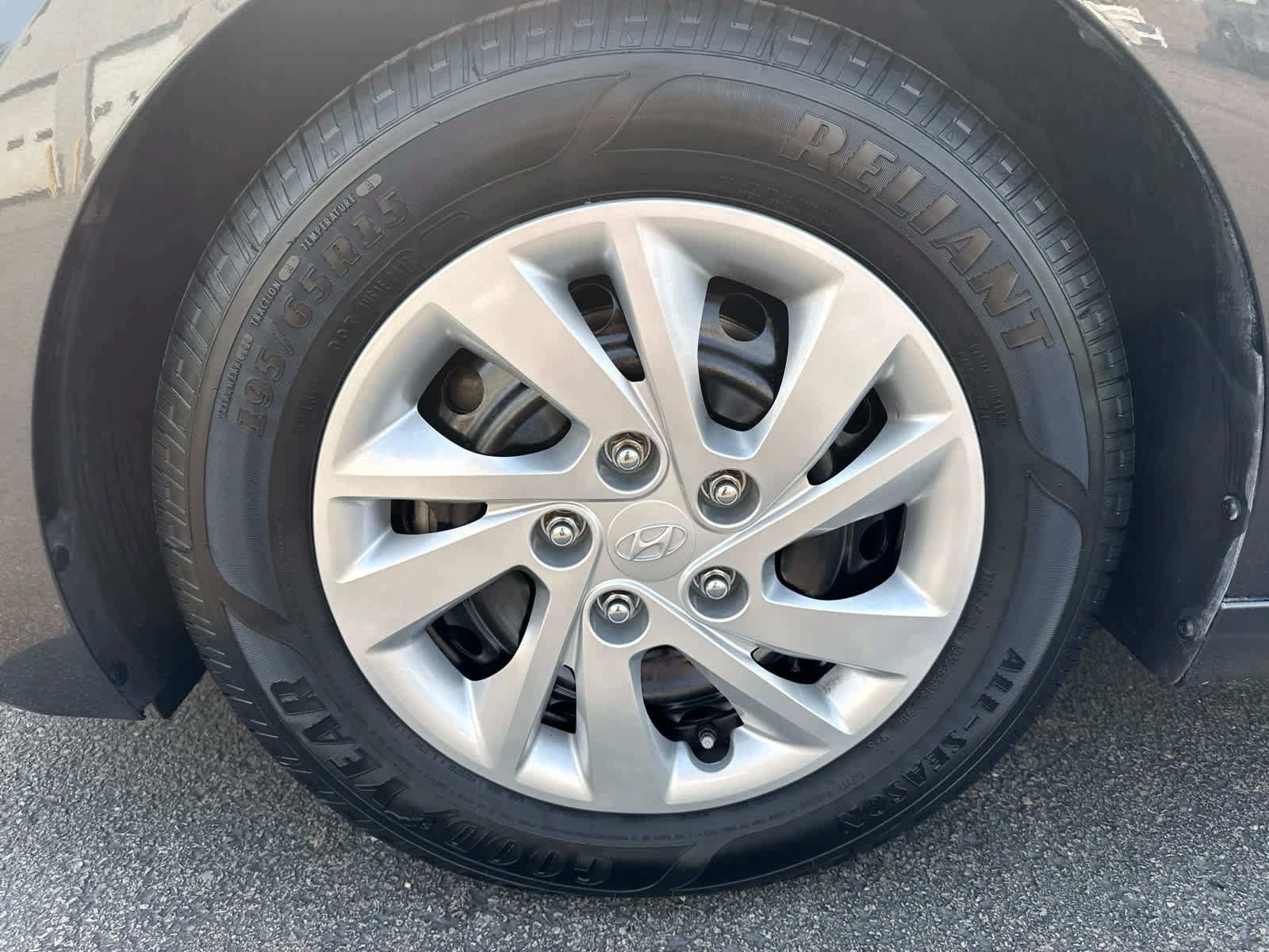 Used 2020 Hyundai Elantra SE FWD image 9