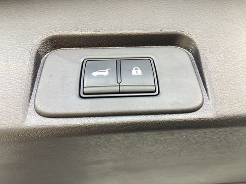 Used 2024 Nissan Rogue SL AWD/4WD image 13