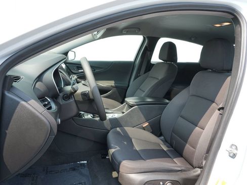 Used 2023 Chevrolet Malibu LT FWD image 11