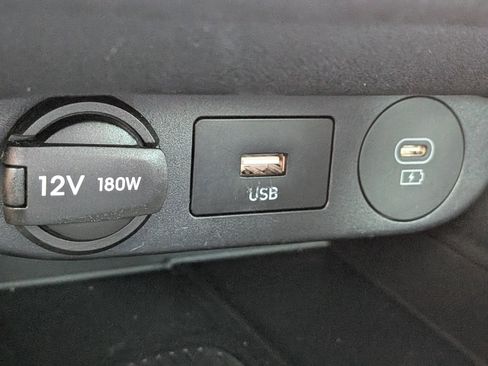 Certified 2025 Hyundai Elantra SEL image 22