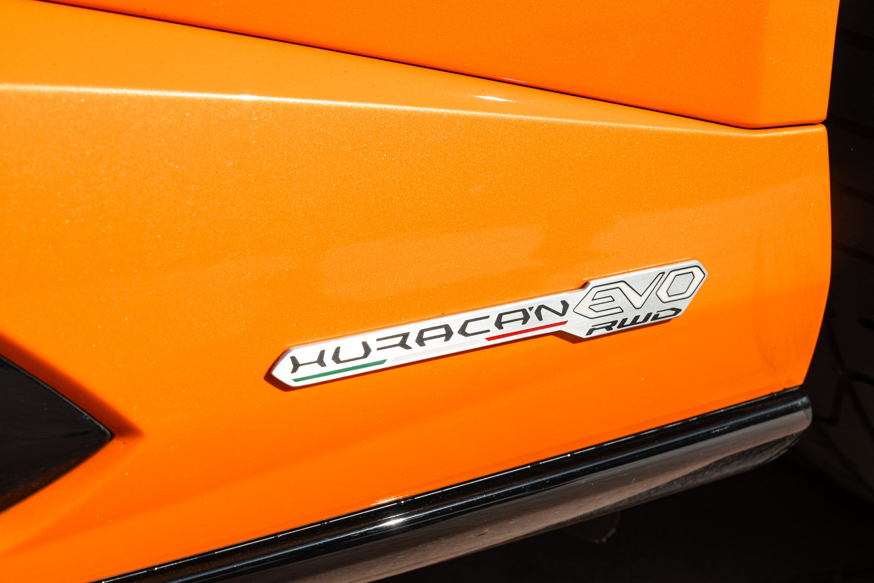 Used 2020 Lamborghini Huracan EVO RWD image 15