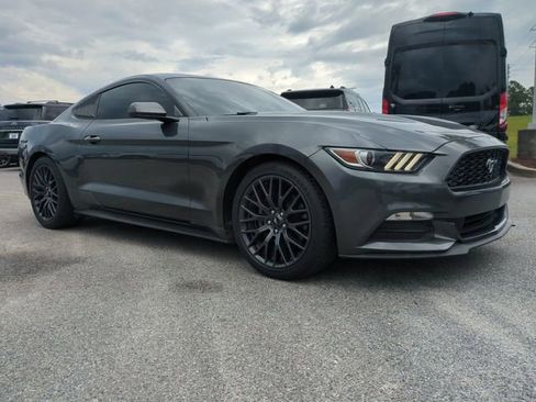 Used 2017 Ford Mustang Coupe RWD image 2