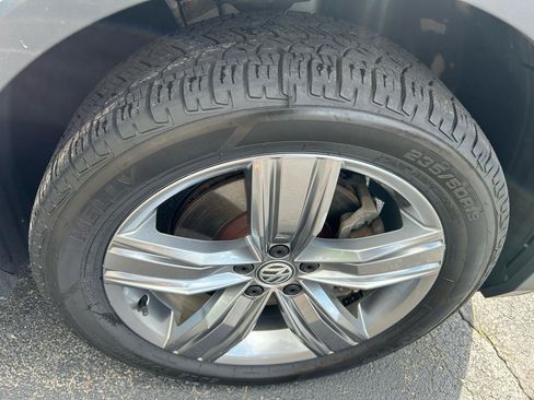Used 2020 Volkswagen Tiguan SEL AWD/4WD image 21