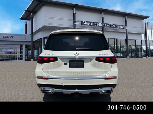 Certified 2024 Mercedes-Benz Maybach GLS 600 4MATIC image 4