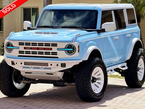 Used 2025 Ford Bronco Outer Banks AWD/4WD image 1