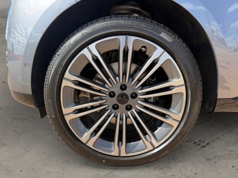 New 2026 Land Rover Range Rover SE image 9