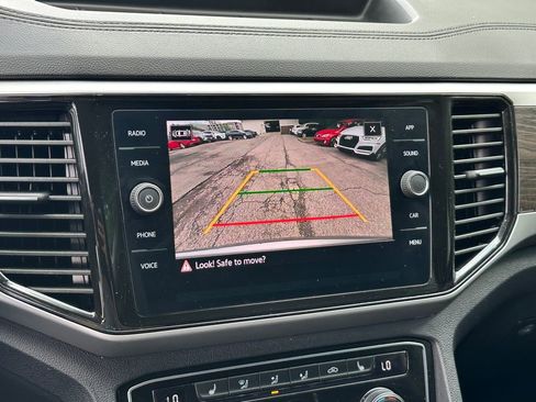 Used 2023 Volkswagen Atlas SE image 16