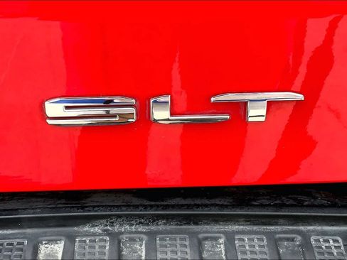 Used 2020 GMC Sierra 1500 SLT RWD image 10