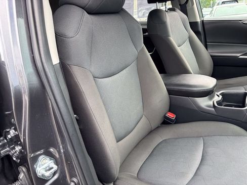 Used 2025 Toyota RAV4 XLE w/ Weather Package AWD/4WD image 38
