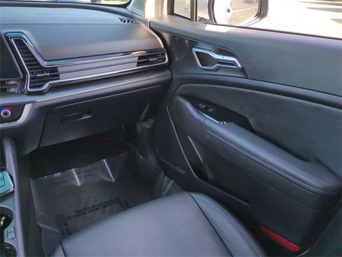 Used 2023 Kia Sportage EX image 17
