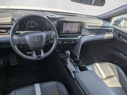 Used 2025 Toyota Camry SE FWD image 15