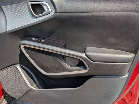 Used 2022 Kia Soul LX w/ Technology Package image 36