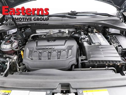 Used 2022 Volkswagen Tiguan SE w/ Panoramic Sunroof Package image 7