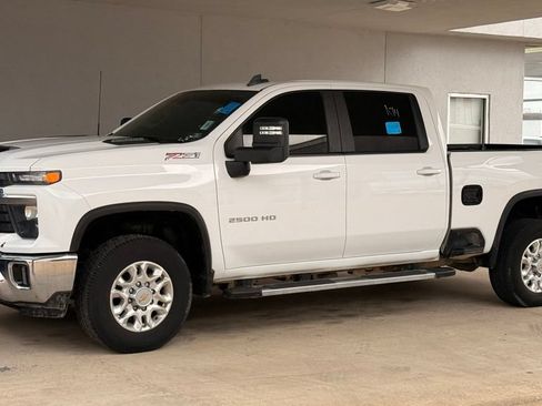 Used 2024 Chevrolet Silverado 2500 LT AWD/4WD image 21