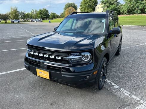 Used 2023 Ford Bronco Sport Outer Banks w/ Tech Package AWD/4WD image 4