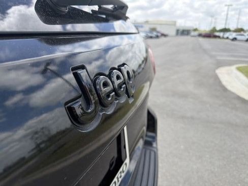 Used 2020 Jeep Grand Cherokee Altitude RWD image 39