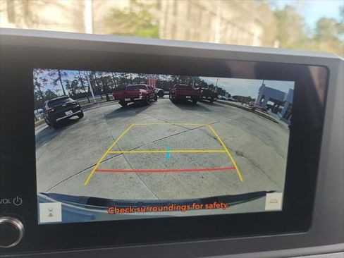 Certified 2025 Toyota Tacoma SR5 image 18