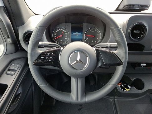 New 2025 Mercedes-Benz Sprinter 2500 image 18