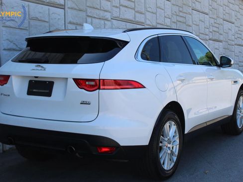 Used 2017 Jaguar F-PACE Prestige image 5
