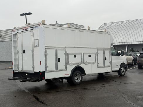 New 2025 Chevrolet Express 4500 w/ Power Convenience Package image 4