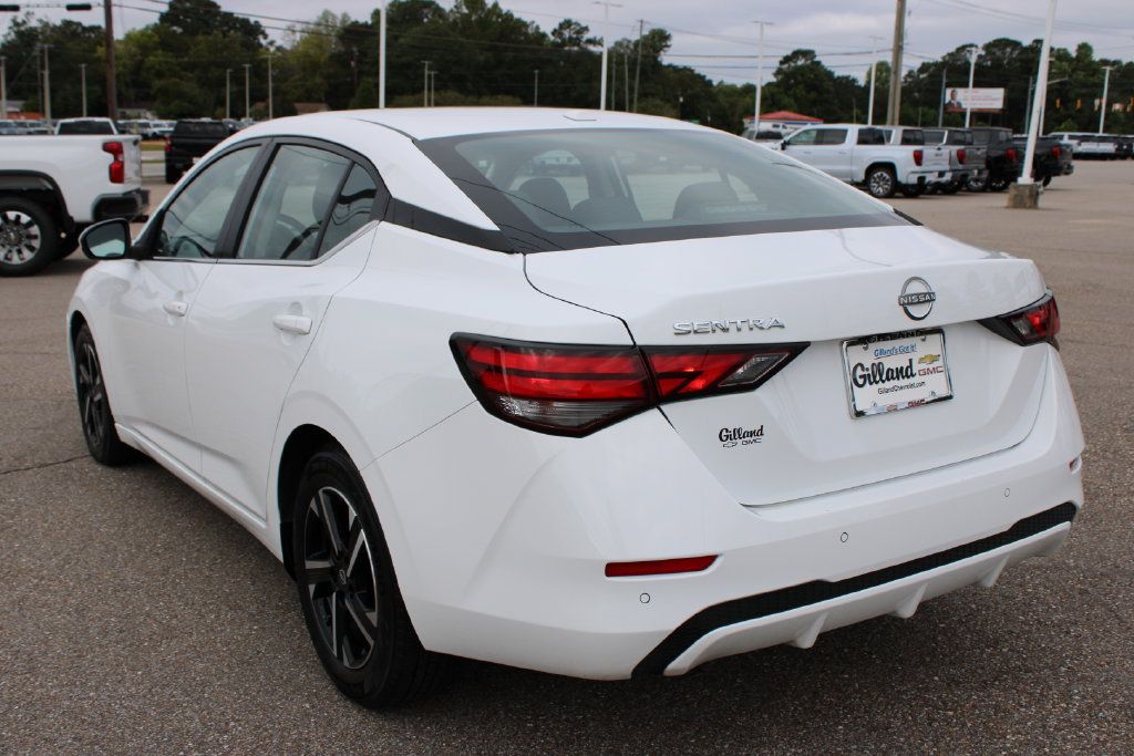 Used 2025 Nissan Sentra SV FWD image 8