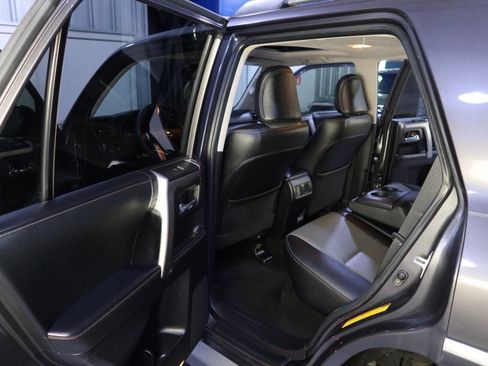 Used 2020 Toyota 4Runner SR5 Premium image 16