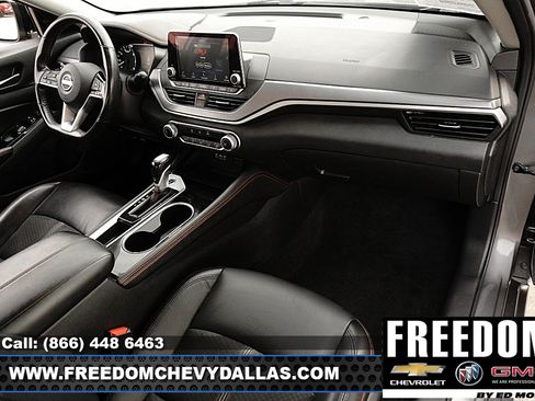 Used 2024 Nissan Altima 2.5 SR FWD image 8