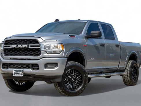 Used 2022 RAM 2500 Tradesman w/ Chrome Appearance Group image 5