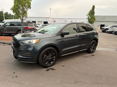 Used 2024 Ford Edge SE w/ Black Appearance Package