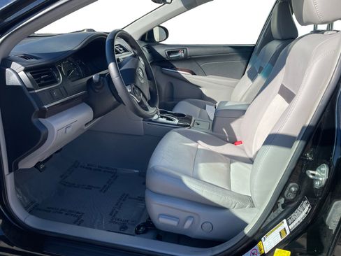 Used 2014 Toyota Camry XLE image 2