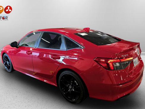 Used 2024 Honda Civic Sport image 2