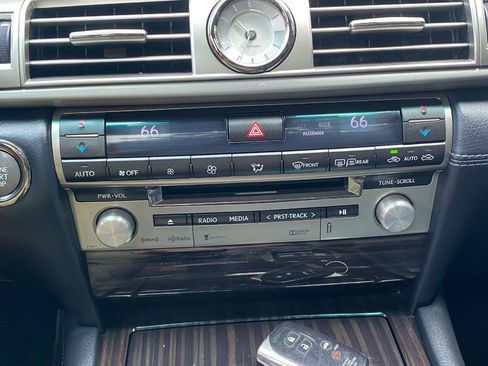 Used 2015 Lexus LS 460 w/ Comfort Package RWD image 34