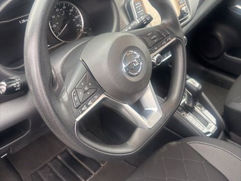 Used 2020 Nissan Kicks SV image 15