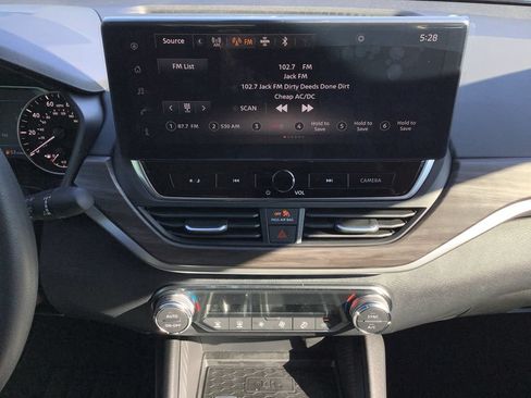 Used 2026 Nissan Altima 2.5 SV w/ SV Special Edition Package AWD/4WD image 17