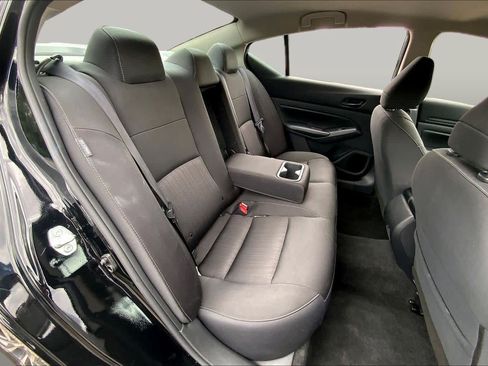 Used 2024 Nissan Altima 2.5 SV FWD image 20